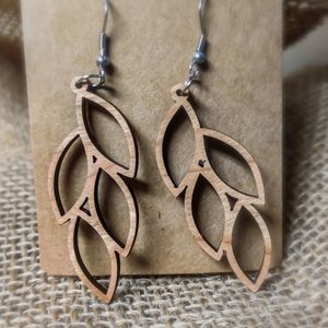 Leaf shape dangle earrings - Solid cherry hardwood